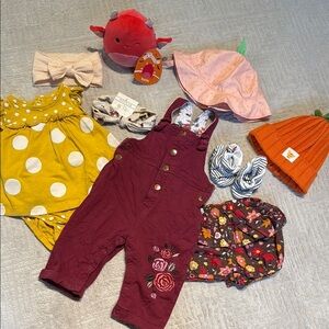 Kids Baby girl Clothing bundle Sets of 8 + toy for 9-12 Months old